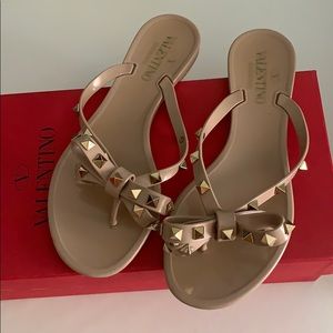 Valentino Garavani Rockstud Bow Sandals